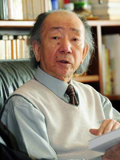 은평의 대표 문인을 소개합니다.  ③ 작가 최인훈 이미지